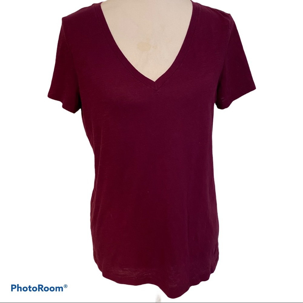 PINK VICTORIA’S SECRET TOP TEE PURPLE V-NECK SHORT SLEEVE Size M